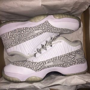 Air Jordan 11